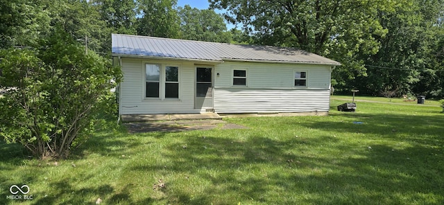 3122 W 1st Dr, Albion, IN 46701 - photo 1
