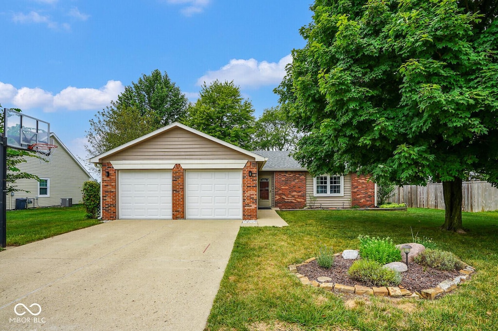 196 Spring Meadow Ln, Greenwood, IN 46143 - photo 1
