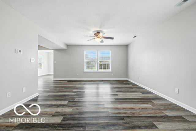 7147 Mars Dr, Indianapolis, IN 46241 - photo 5