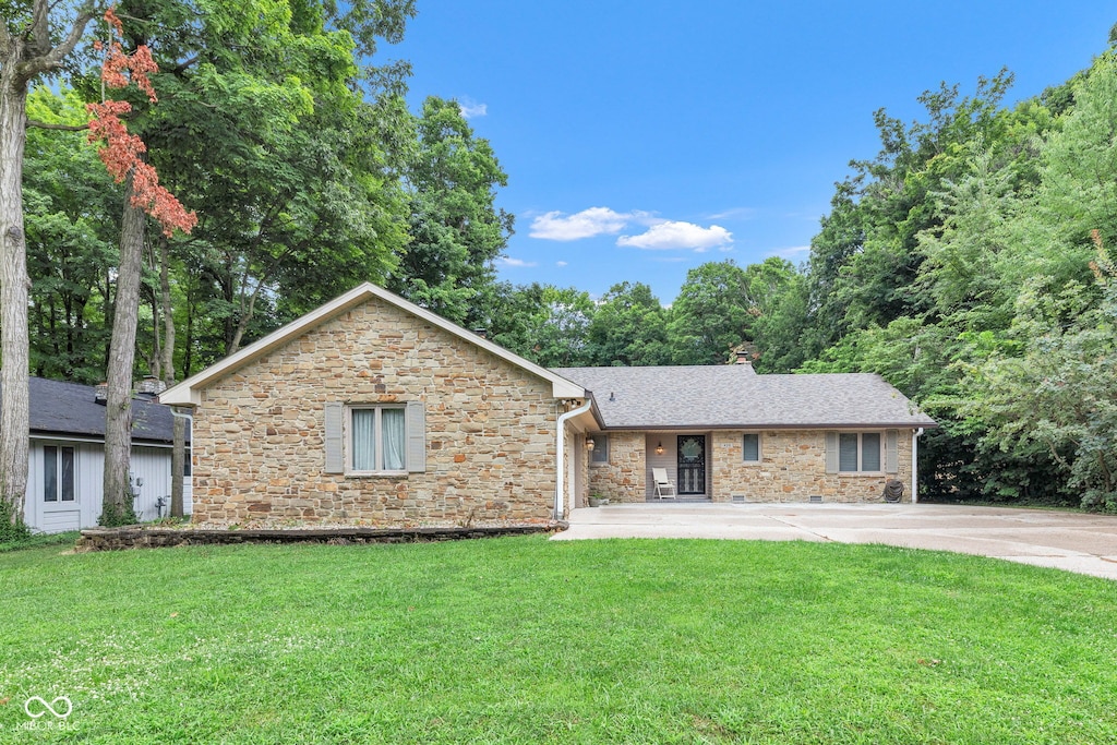 425 Beech Park Dr, Greenwood, IN 46142 - photo 1