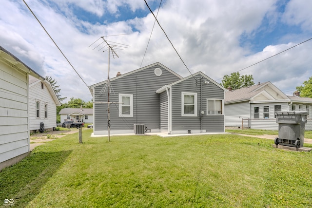 2047 N Bosart Ave, Indianapolis, IN 46218 - photo 10