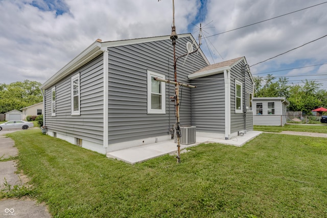 2047 N Bosart Ave, Indianapolis, IN 46218 - photo 12