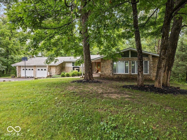 19523 E Lake Site Dr, Hope, IN 47246 - photo 3
