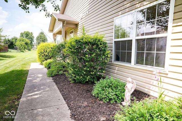 7226 Wyatt Ln, Indianapolis, IN 46217 - photo 2