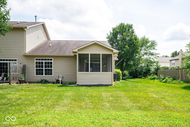 7226 Wyatt Ln, Indianapolis, IN 46217 - photo 6