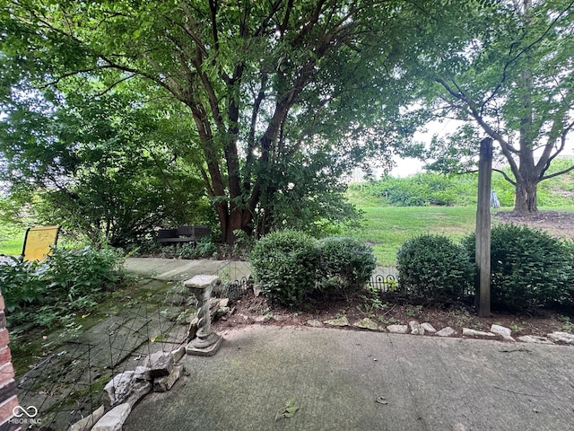 9519 Maple Way, Indianapolis, IN 46268 - photo 4