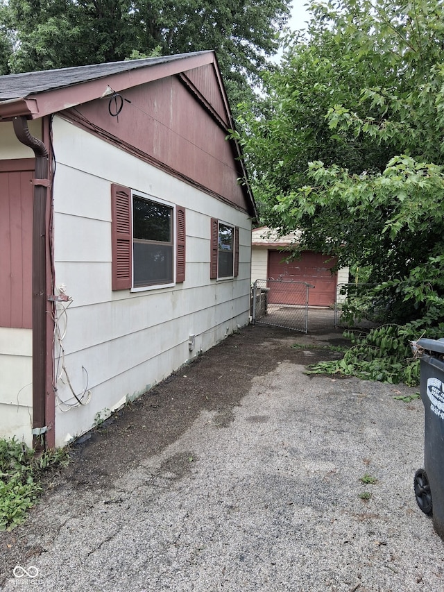604 Carol Dr, Greenwood, IN 46143 - photo 8