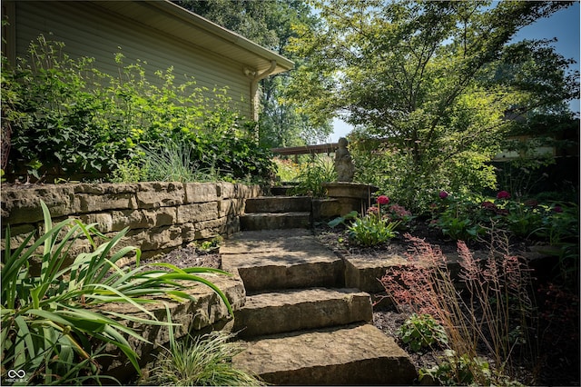 3893 W N Wood Lake Dr, Columbus, IN 47201 - photo 46
