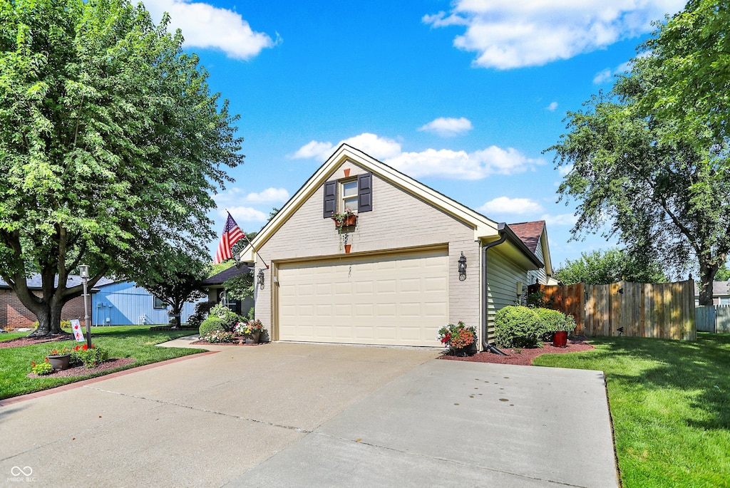 11857 Ashton Dr, Fishers, IN 46038 - photo 1