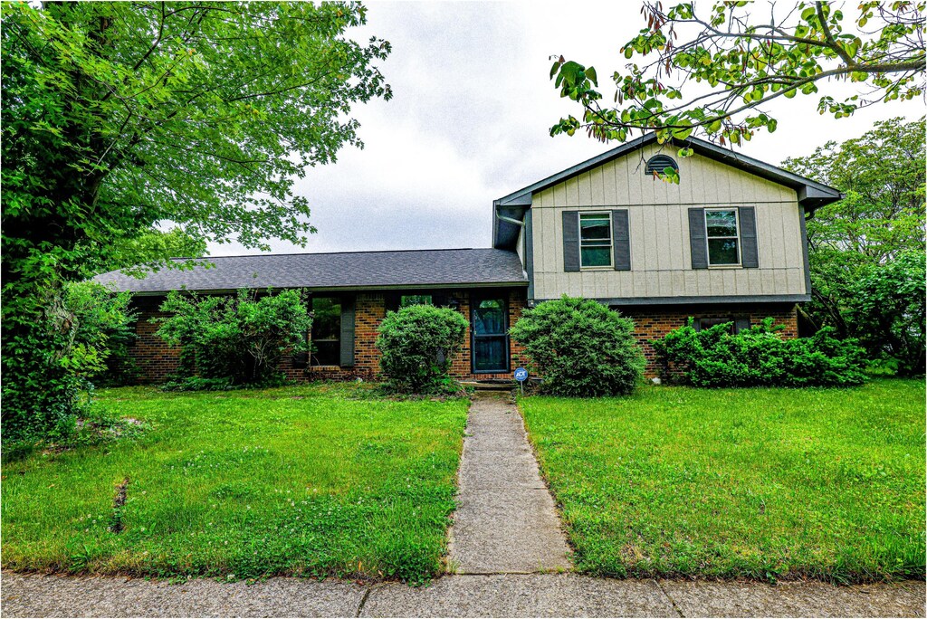 8807 Powderhorn Ln, Indianapolis, IN 46256 - photo 1
