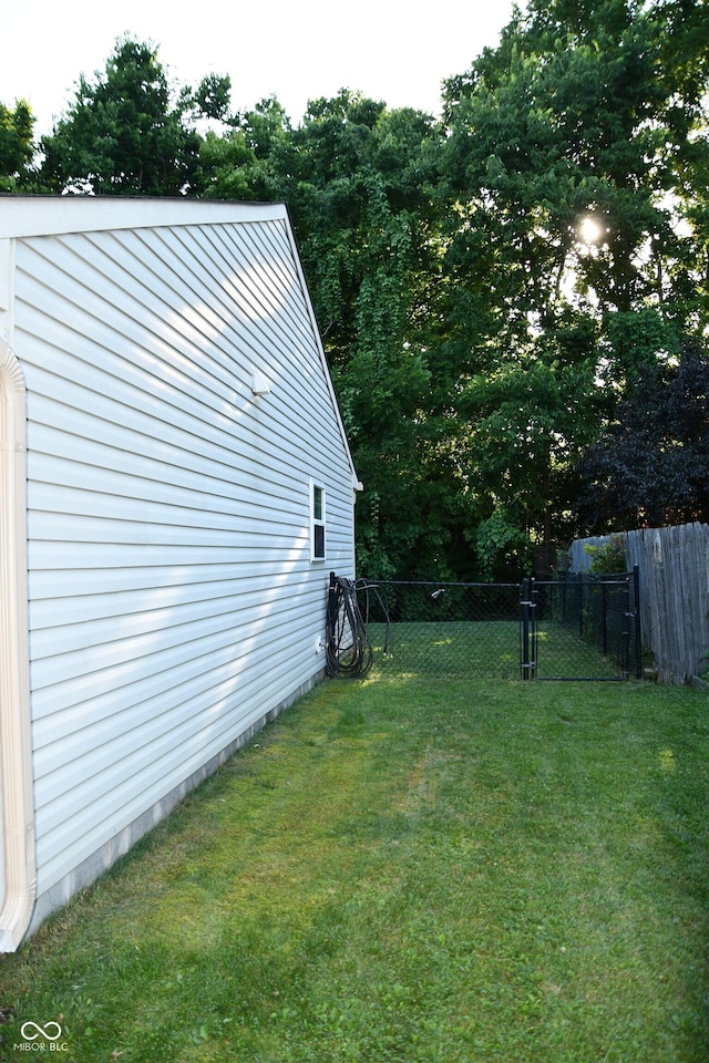 6042 Rocky River Dr, Indianapolis, IN 46221 - photo 17