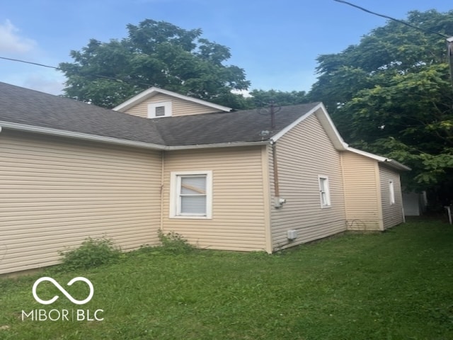 1157 W Kilgore Ave, Muncie, IN 47305 - photo 2