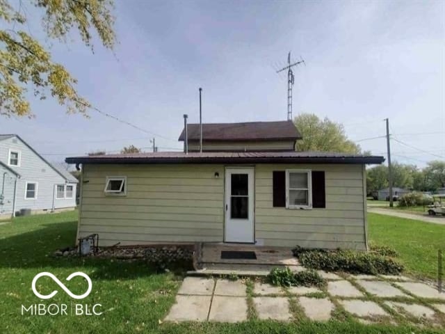 402 S Angle St, Dunkirk, IN 47336 - photo 3