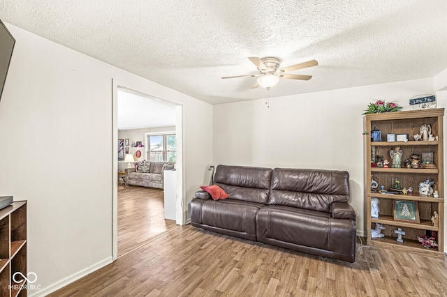 8633 Royal Meadow Dr, Indianapolis, IN 46217 - photo 16