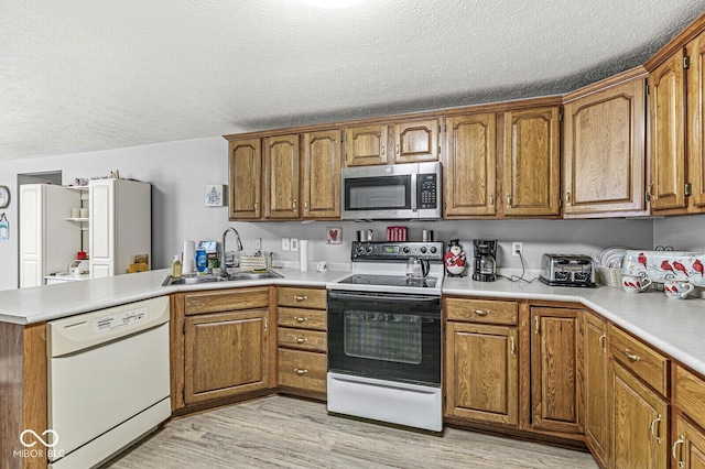 8633 Royal Meadow Dr, Indianapolis, IN 46217 - photo 12