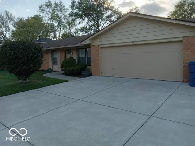 2740 Saturn Dr, Indianapolis, IN 46229 - photo 1