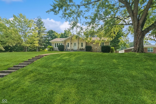740 Wildwood Dr, Greenfield, IN 46140 - photo 1