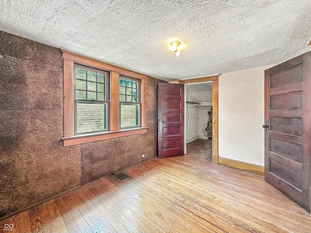 102 N Linwood Ave, Indianapolis, IN 46201 - photo 27