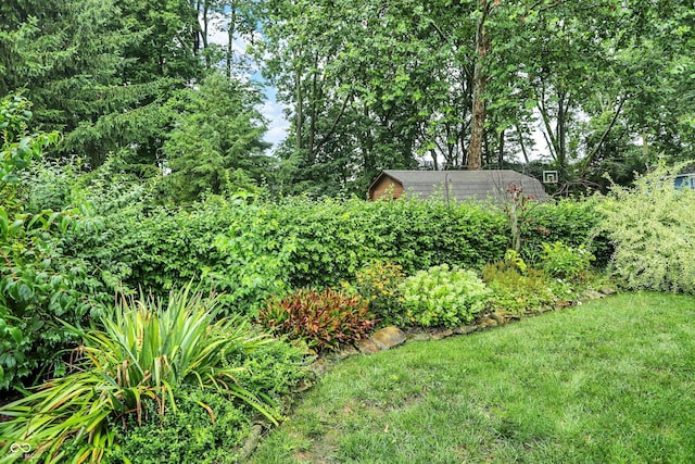 8537 Ridge Hill Dr, Indianapolis, IN 46217 - photo 32