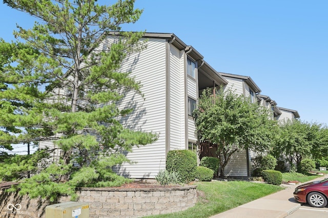 8168 Shorewalk Dr Apt D, Indianapolis, IN 46236 - photo 2
