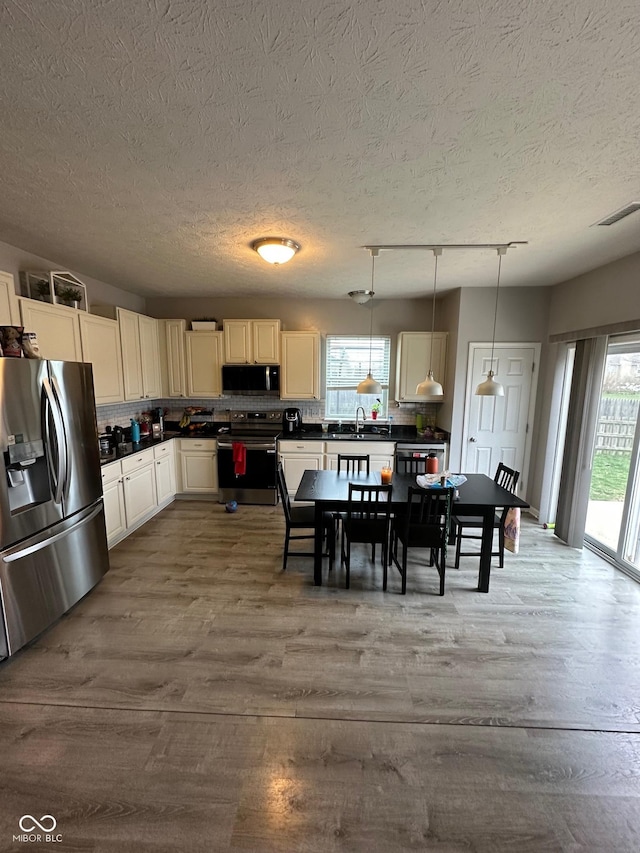 1946 Meridian Springs Ln, Greenfield, IN 46140 - photo 3