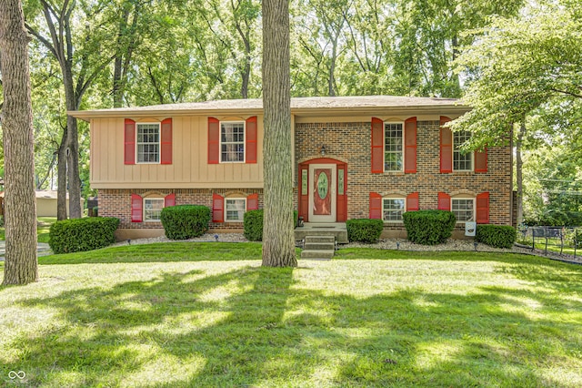 8710 Maple View Dr, Indianapolis, IN 46217 - photo 1