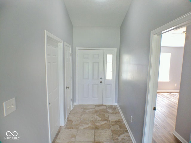 5633 Wynridge Ct, Indianapolis, IN 46235 - photo 2