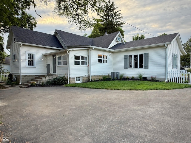 323 Mulberry St, Danville, IN 46122 - photo 2
