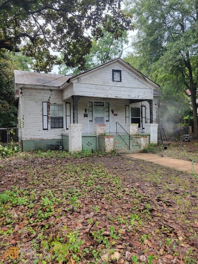 view of front of house featuring covered porch