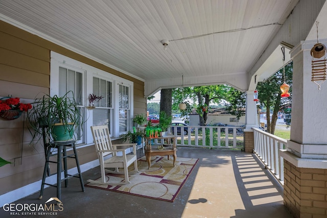 view of patio / terrace with covered porch