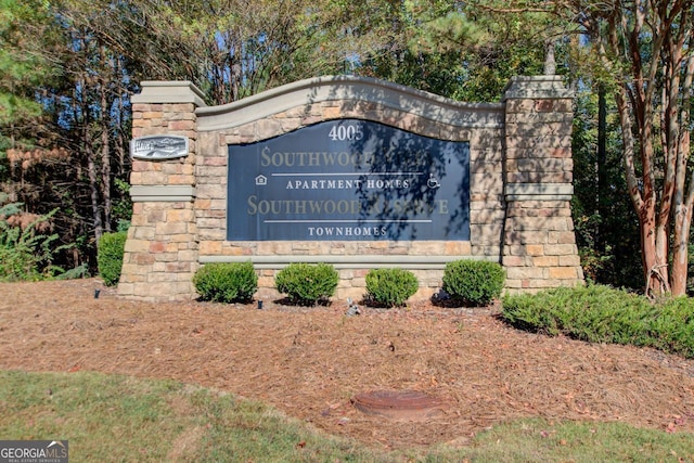 view of community / neighborhood sign