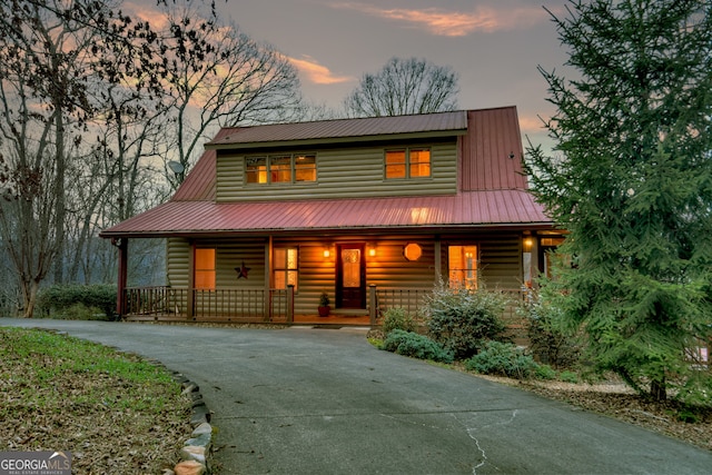 view of front facade featuring covered porch