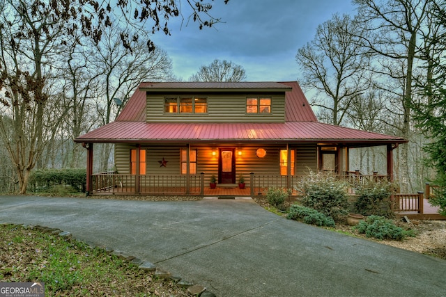 view of front of home with covered porch