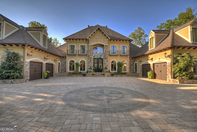 view of front of house featuring a garage