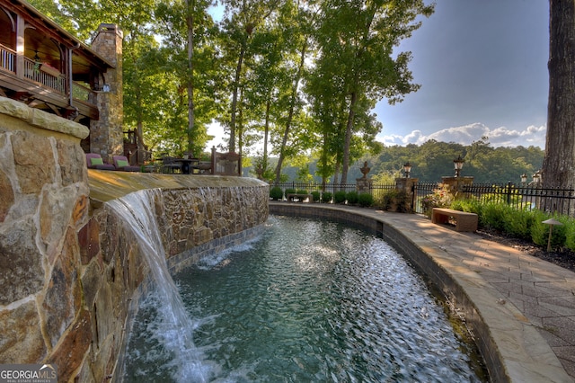 view of swimming pool