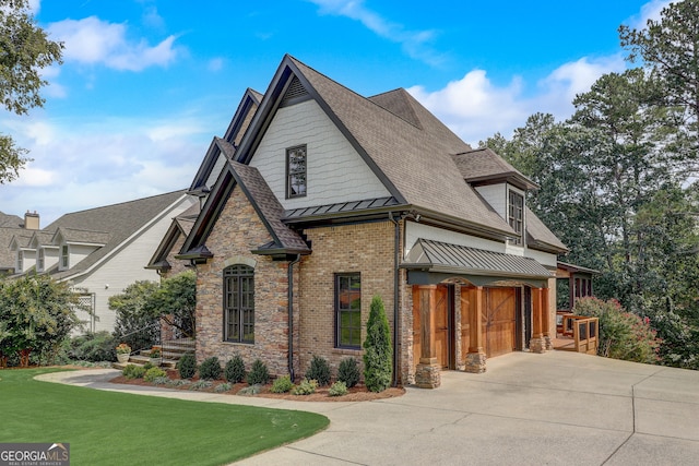 view of front of property with a front lawn