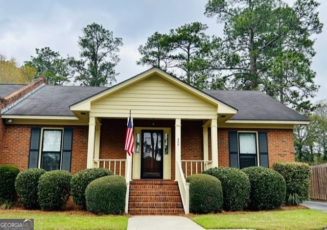 view of front facade featuring covered porch