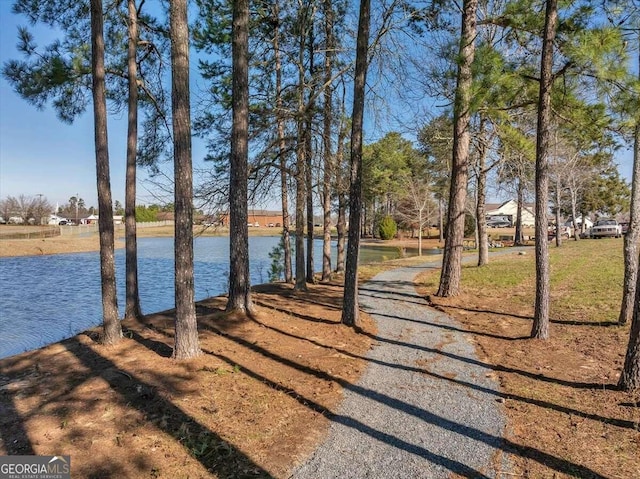 view of yard featuring a water view