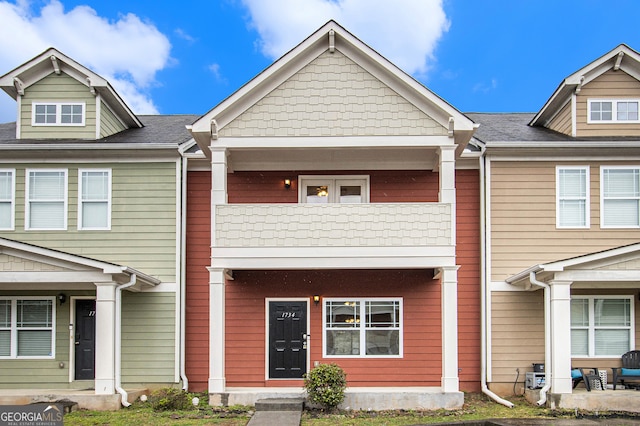 multi unit property with a balcony