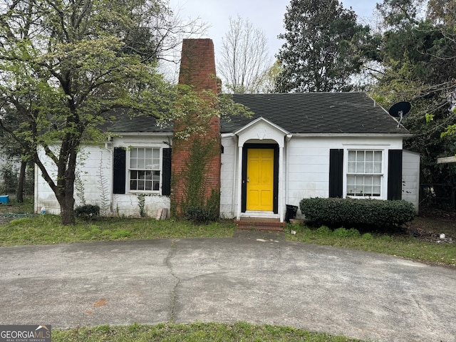 view of front of property