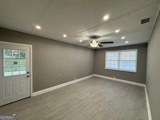 empty room with ceiling fan