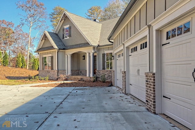 view of front facade with a garage