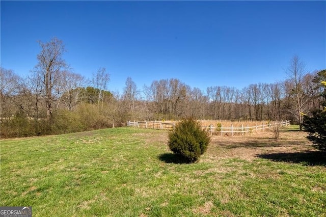 view of yard featuring a rural view