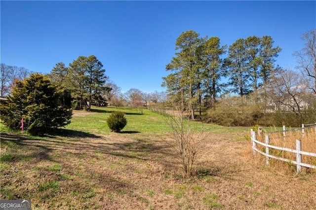 view of yard featuring a rural view