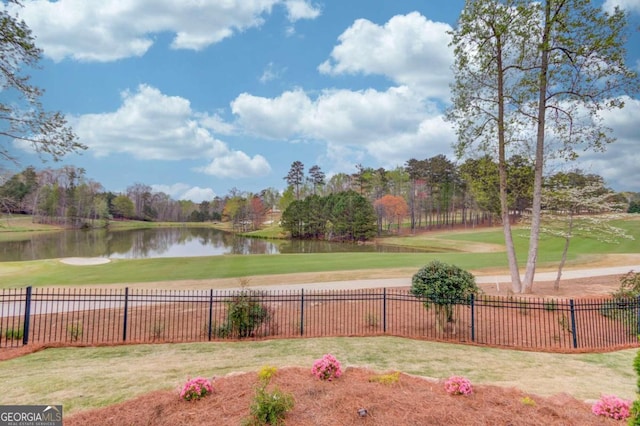 view of yard featuring a water view