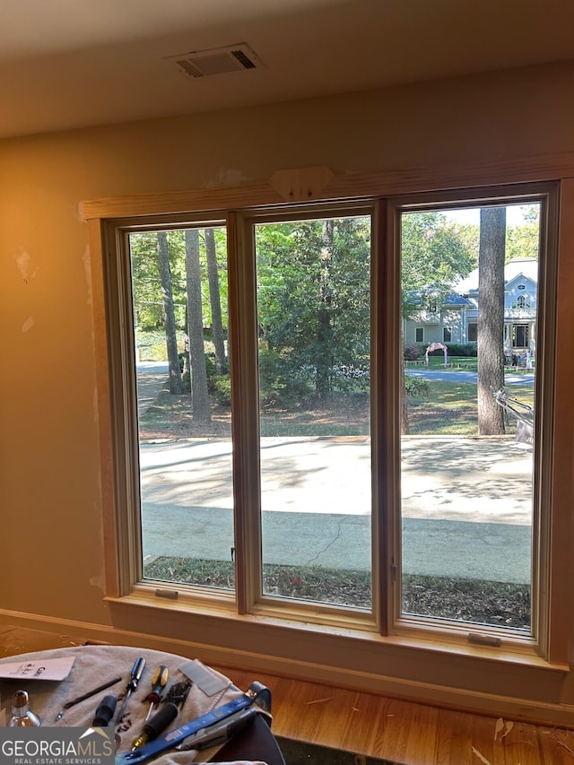 details featuring hardwood / wood-style flooring