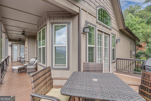 view of patio featuring ceiling fan