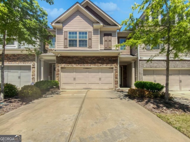 view of front of house featuring a garage