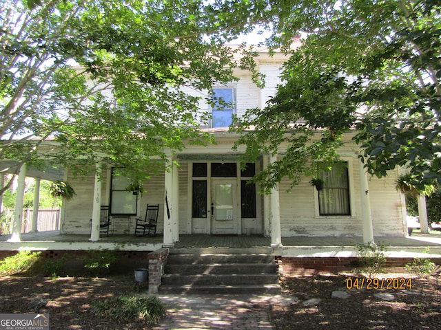 view of front of home with covered porch