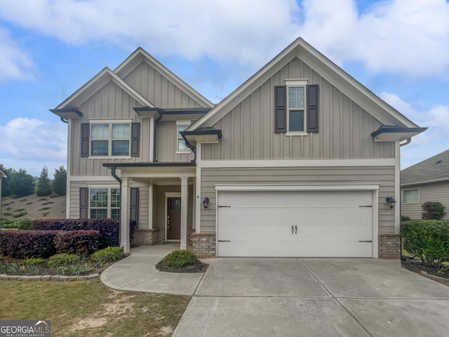 craftsman house featuring a garage